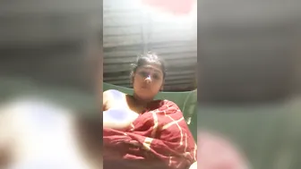 Housewife Baring It All For Me During Our Late Night Video Call