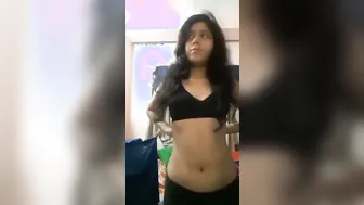 Bangladeshi College Girl Flashing Her Tits In Homemade Clip