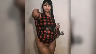 Young College Babe Bathing Naked Caught On Hidden Camera Desi