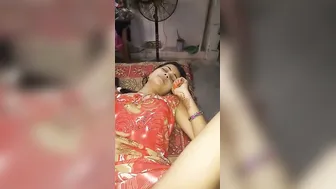Married Bhabhi Getting Fingered By Her Lover In Secret Place