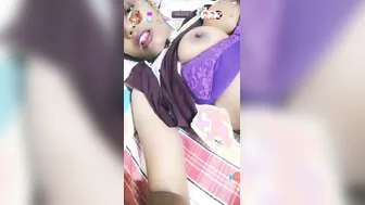 Phone Sex Turned Real When GF Started Touching Herself