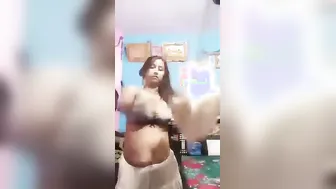 Married Slut From Bihar Stripping Naked On Leaked Mms Video