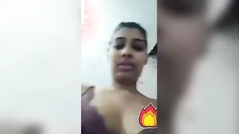 GF Recording Naughty Nude Show To Send Him Driving Crazy