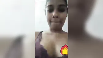GF Recording Naughty Nude Show To Send Him Driving Crazy