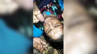 Indian Widow Taking Hot Cum All Over Her Face In Leaked Mms