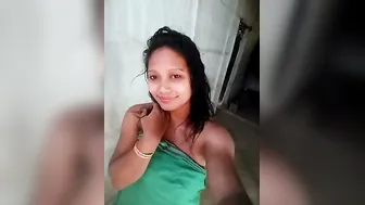 Married Indian Babe Exposing Her Naked Body On Video For Me