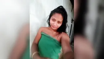 Married Indian Babe Exposing Her Naked Body On Video For Me
