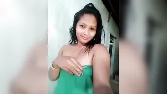 Married Indian Babe Exposing Her Naked Body On Video For Me