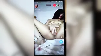 Horny Babe Showing Her Juicy Pussy On Live Video Call For Cash