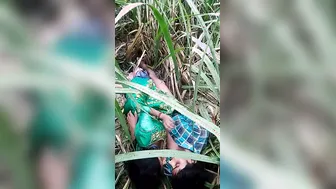 Village Lovers Fucking Passionately In Open Grass Field Caught