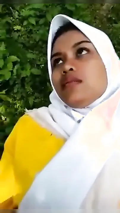 Desi GF Getting Fucked Outdoors Caught On Camera Scandal