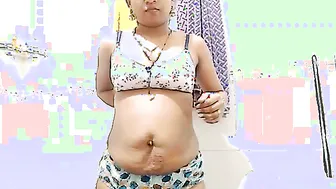 South Indian Bhabhi Stuffing Brinjal Deep Inside Her Pussy