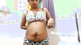 South Indian Bhabhi Stuffing Brinjal Deep Inside Her Pussy