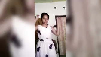 College GF Showing Off Her Body In Leaked Phone Video