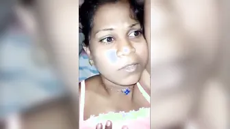 Chubby Tamil GF Getting Tits Pressed In Topless Clip