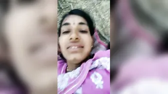 Innocent Looking Village Girl Taking It Deep In The Fields