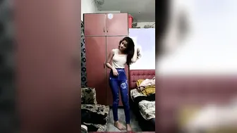 Amateur GF Taking Nude Selfies With Her Man In Bedroom