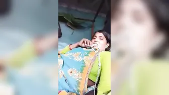 Bengali Milf Recording Herself Masturbating Naked Selfie Style