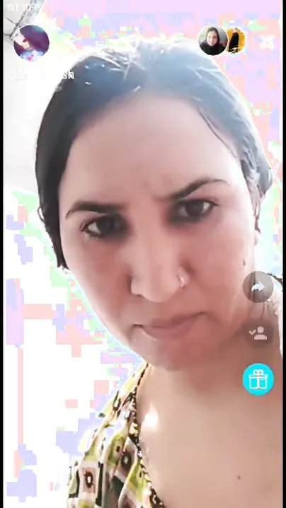 Busty Pakistani Milf Aunty Taking Nude Selfies At Home
