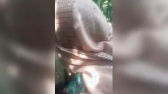 Village Aunty Getting Pounded Outdoors By Neighbor In The Field