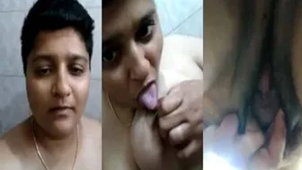 Married Woman From The West Taking Nude Selfies At Home Alone