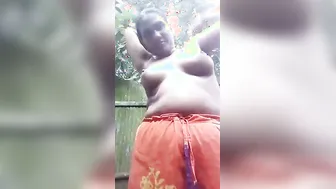 Chubby Village Bhabhi Bathing Outside Captured On Selfie Cam