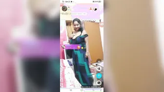 Married Woman Broadcasting Live Show Stripping On Webcam