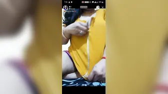 Desi Wife Exposing Her Big Boobs Live On Camera For Lovers