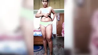 College Babe Stripping Her Clothes Off In Changing Room Secretly