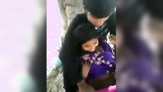 Desi Girl Sharing Her BF With Friend Outside In Field