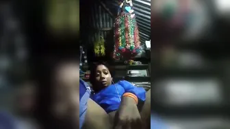 Amateur Girl Rubbing Her Pussy Hard And Moaning Loud