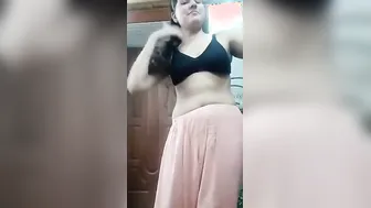 My Girl Getting Naked And Teasing On Camera In Homemade Sex Tape