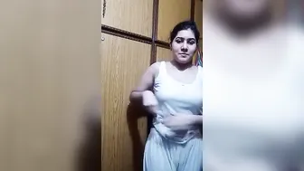 Desi Babe Stripping Naked For Me In Private Homemade Selfie Clip