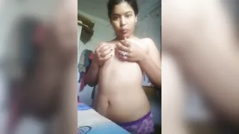 Young Indian Babe Flashing Her Perky Tits For Her BF