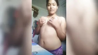 Young Indian Babe Flashing Her Perky Tits For Her BF