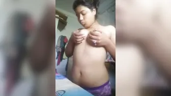 Young Indian Babe Flashing Her Perky Tits For Her BF