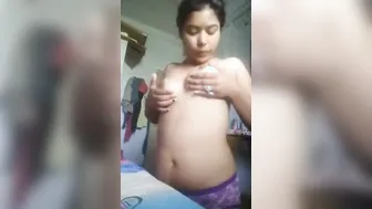 Young Indian Babe Flashing Her Perky Tits For Her BF
