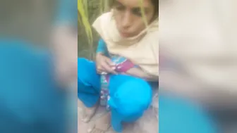 Village Aunty Bent Over Showing Her Ass To Lover On Camera