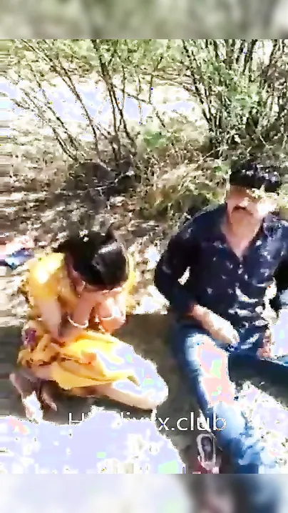Young Desi Lovers Fucking Outdoors Caught By Local Villagers