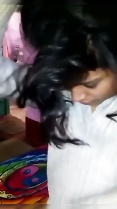 Young Desi Teen Spreading Her Virgin Pussy Live On Webcam