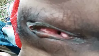 Village Bhabhi Getting Fucked Outdoors By Lover In The Fields