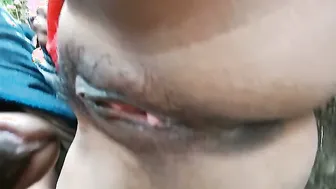 Village Bhabhi Getting Fucked Outdoors By Lover In The Fields