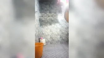 Busty Young GF Showing Her Wet Body While Taking A Bath