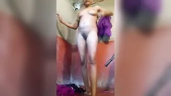 Village Bhabhi Caught Pissing Outdoors In Private Leaked Mms