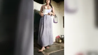 Busty Desi Girl Flashing Her Big Tits On Webcam For Strangers