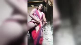 Horny Village Bhabhi Playing With Toy Getting Wet On Selfie Cam