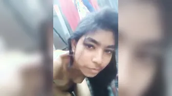 Young Village GF Naked In Bathroom Taking Nude Mms Video