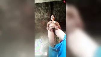 Busty Aunty Filming Herself Playing With Her Dripping Pussy