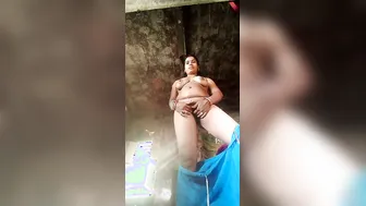 Busty Aunty Filming Herself Playing With Her Dripping Pussy