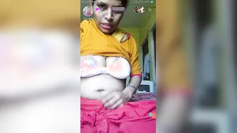 Village Bhabhi Showing Off Naked Body In Private Video Exposed
